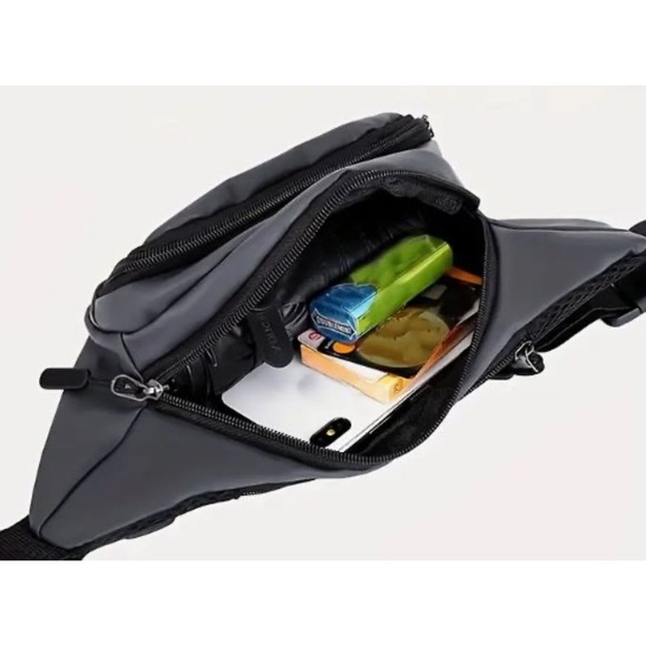 Crossbody Waist Bag Large Capacity Waterproof And Wear-Resistant Fanny Pack - Picture 2 of 5